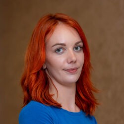 Portrét fyzioterapeutky Kristíny Gašpercové s vážným obličejem